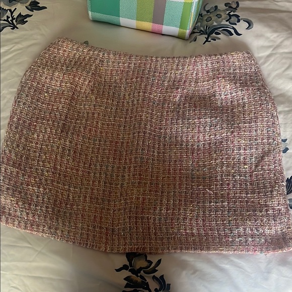 Elegant Pink Tweed Skirt - Picture 5 of 5